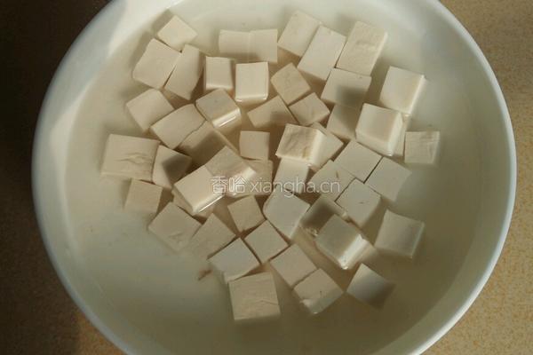 三鲜豆腐汤的做法图解3