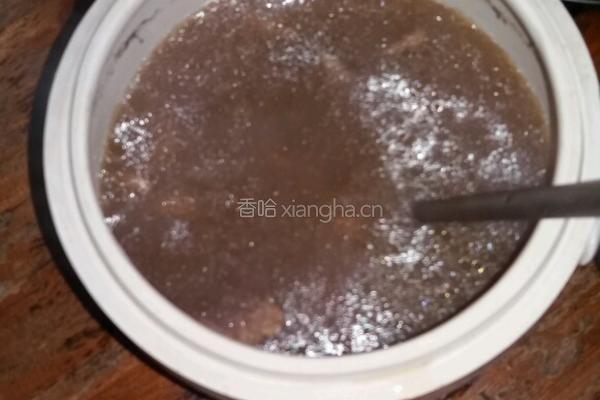 核桃莲子炖猪心的做法图解1