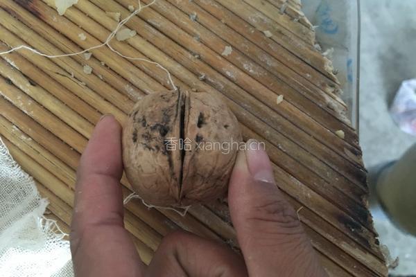 黑芝麻核桃黑豆糊的做法图解6