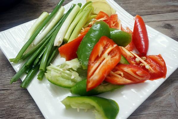 葱爆五花肉的做法图解3
