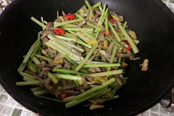 泡椒芹菜牛肉丝的做法图解9