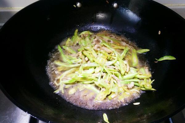 炒芸豆丝的做法图解7
