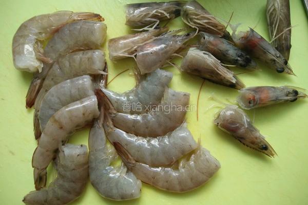 虾仁烧豆腐的做法图解2