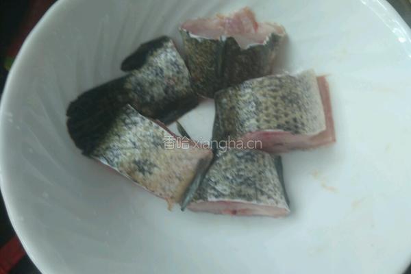 黑鱼豆腐汤的做法图解2