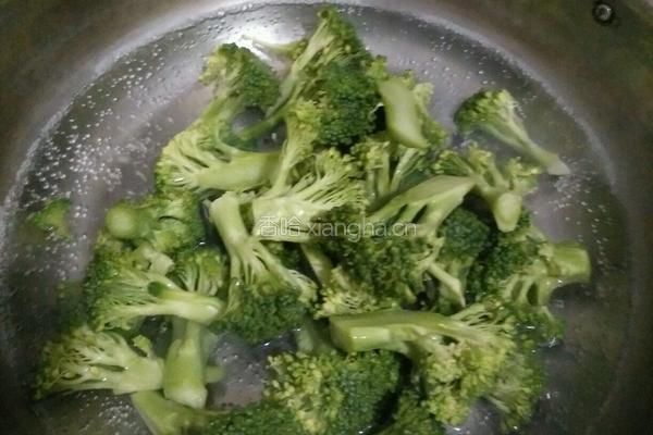 虾仁西兰花的做法图解3