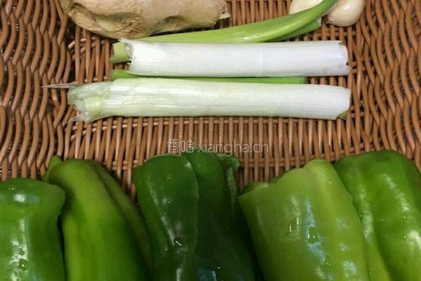 青椒牛肉丝的做法图解3