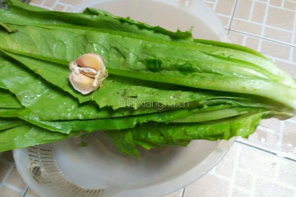 清炒油麦菜的做法图解1