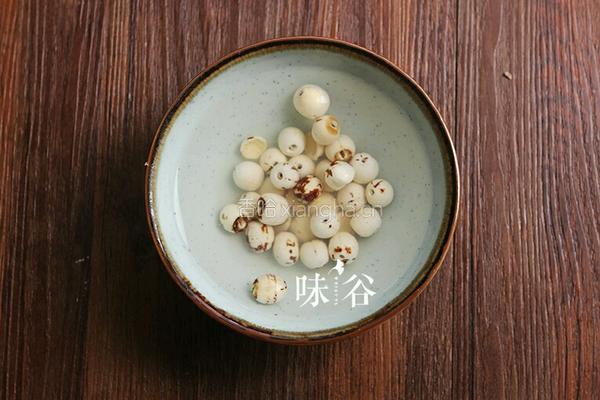 红豆莲子百合糖水的做法图解3