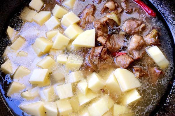 土豆烧肉的做法图解8