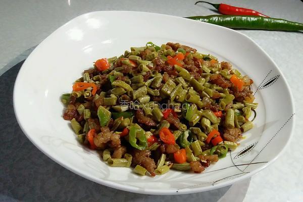 长豆角炒肉丁咸菜的做法图解10