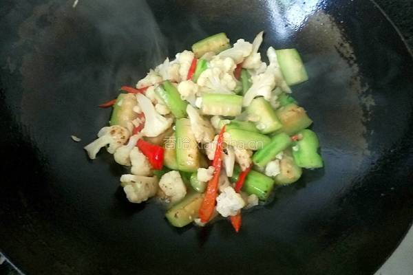丝瓜烧菜花的做法图解6