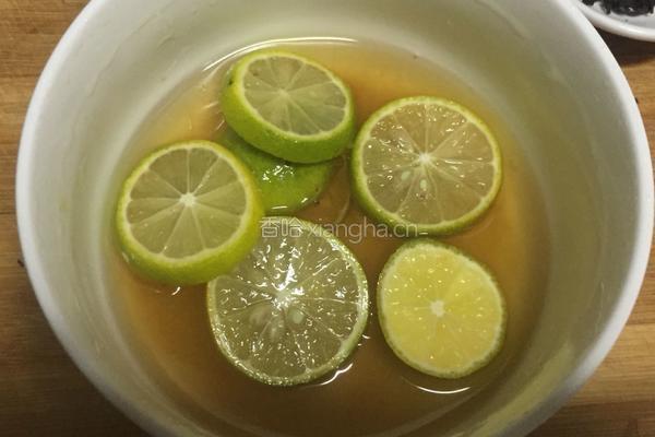 柠檬红茶的做法图解2