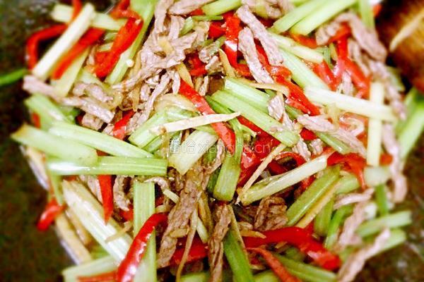 芹菜牛肉丝的做法图解5