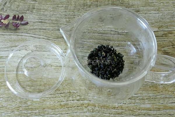 铁观音柠檬茶的做法图解2