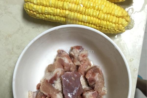 清汤排骨的做法图解1