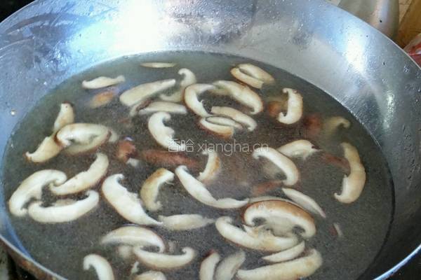 香菇肉丝面的做法图解5