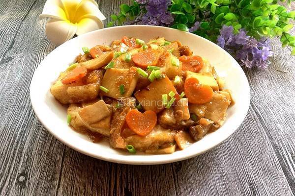 杏鲍菇炖豆腐