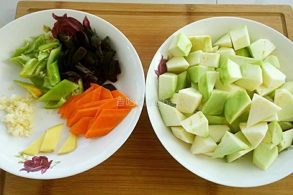 家常红烧茄子的做法图解1
