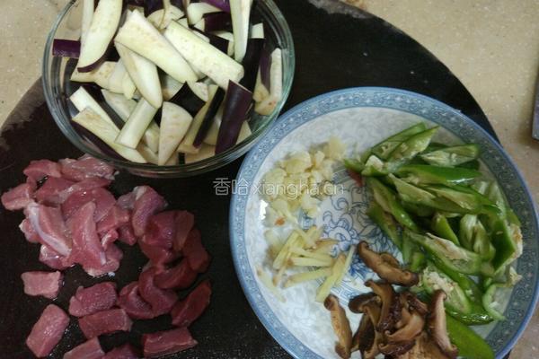 肉段烧茄子的做法图解3