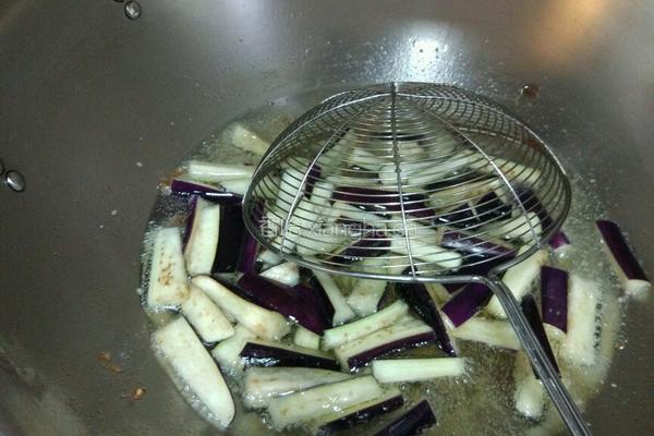 肉段烧茄子的做法图解7