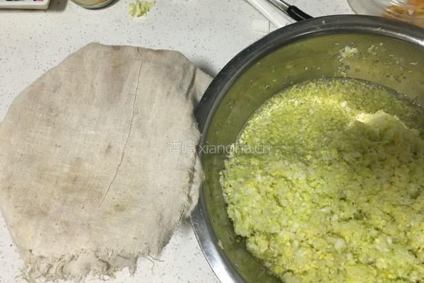 猪肉白菜馅饺子的做法图解7