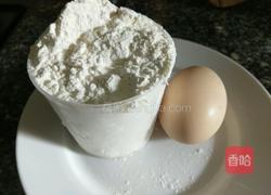 鸡蛋面条的做法图解1