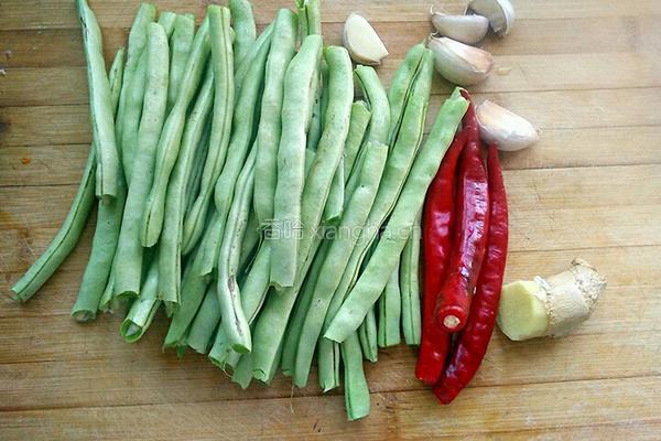 清炒四季豆的做法图解1