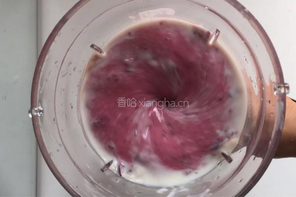 鲜榨车厘子香蕉酸奶的做法图解7