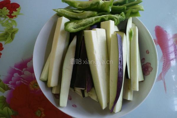 家常烧茄子的做法图解1