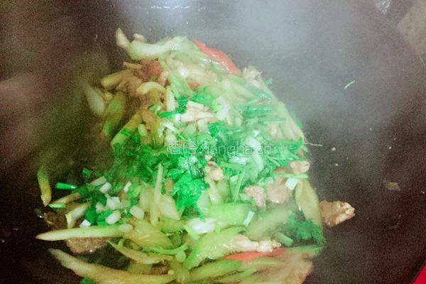 芹菜炒里脊肉的做法图解7