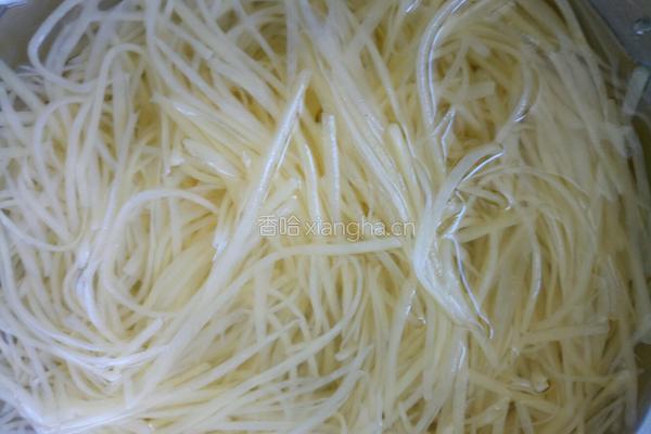呛拌香菜土豆丝的做法图解3