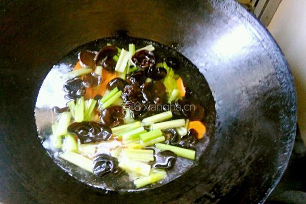 素炒芹菜的做法图解3
