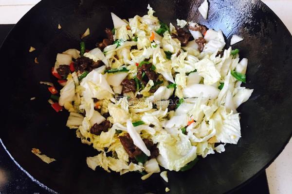 牛肉炒白菜的做法图解6