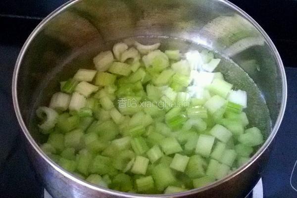 芹菜炒牛肉的做法图解4