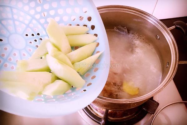 丝瓜鲫鱼汤的做法图解10