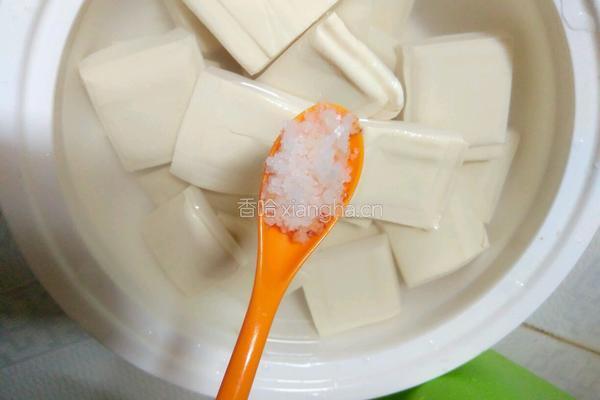 孜然豆腐的做法图解2