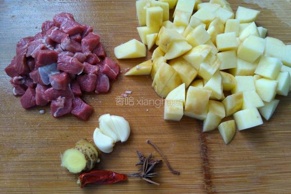 咖喱土豆烧牛肉的做法图解1