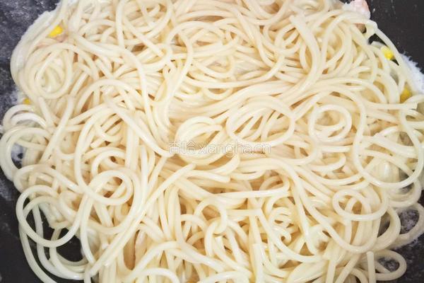 奶油意面的做法图解8