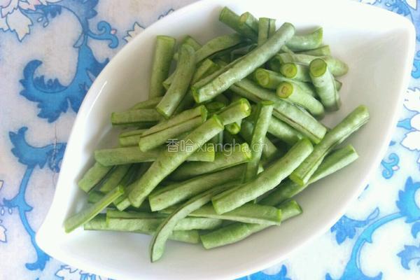 土豆豆角焖面的做法图解2