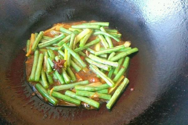土豆豆角焖面的做法图解7
