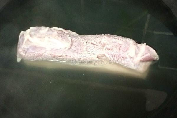 木耳汆肉的做法图解2