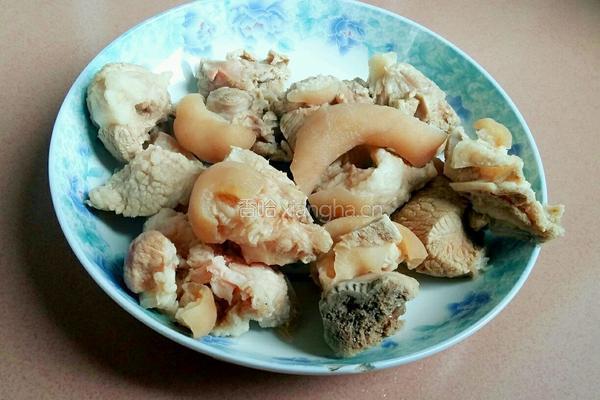 花生猪手煲的做法图解3