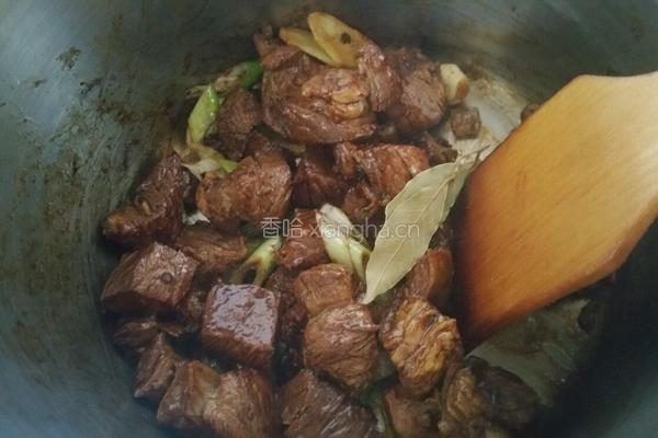 咖喱土豆炖牛肉的做法图解3