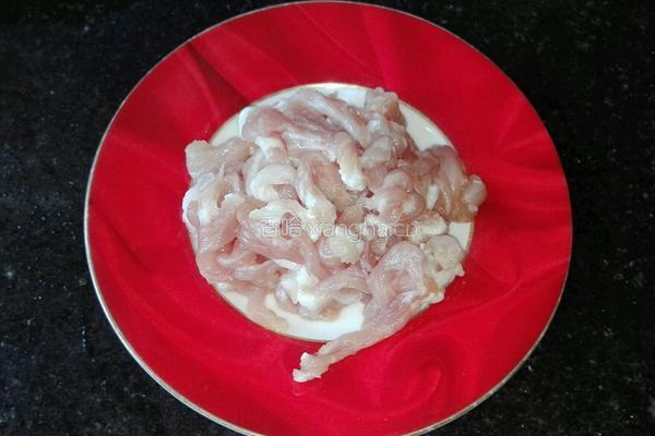杏鲍菇炒肉丝的做法图解1