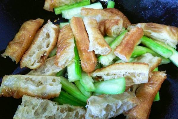 老油条炒丝瓜的做法图解6