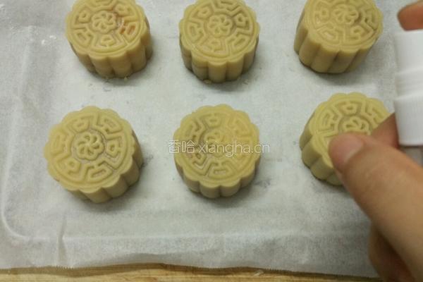 莲蓉蛋黄月饼的做法图解12