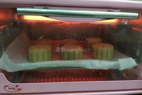 莲蓉蛋黄月饼的做法图解13