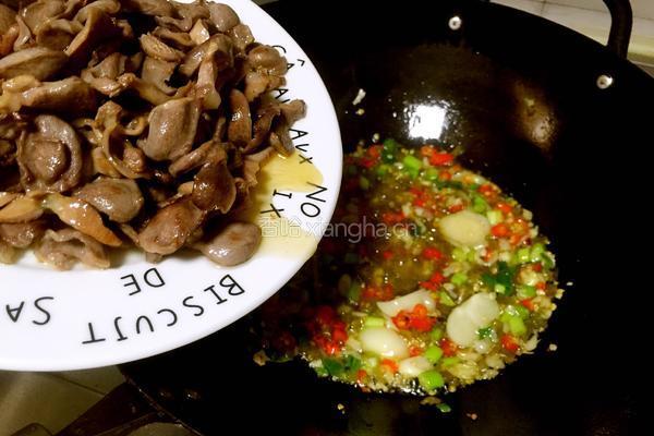 酸辣椒炒鸡肾的做法图解7