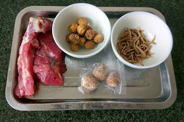 太子参无花果煲瘦肉的做法图解1