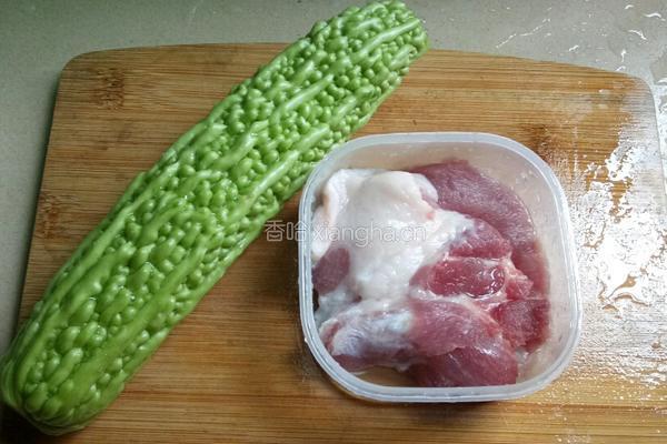 清蒸苦瓜塞肉的做法图解1